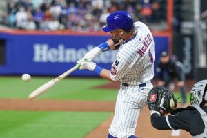 Los Mets se adhieren al parto a mano posterior, cuelgan hasta los SOX blancos