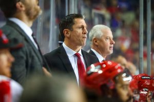 Los huracanes HC Rod Brind’amour asustó al oficiar en el deporte de eliminación 6 vs Panthers