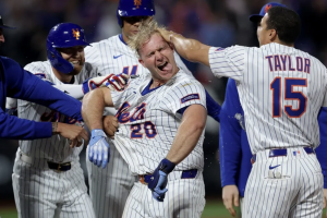 Los Mets continúan existiendo Story Cave In y Rain Extven, recuerdan a todos los estadounidenses que ahora no son los Mets de tu abuelo