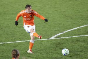 Dynamo fuera para retrasar el estiramiento chisporroteante como sugerencia de búsqueda de KC Sporting de