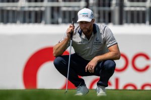Chris Kirk entre Trio en plomo en Rocket Classic