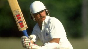 Wayne Larkins: Inglaterra irregular y la masa de Northamptonshire mueren a la antigüedad del 71