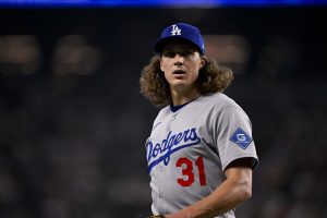 Los Dodgers cambian a Tyler Glasnow a IL de 60 días, Chuckie Robinson de las exenciones