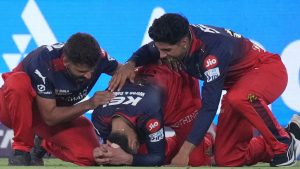 Indian Premier League: Virat Kohli llena mientras los Royal Challengers Bengaluru vencieron a los reyes de Punjab en la final de IPL