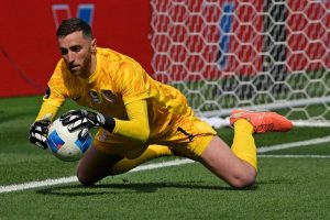 USMNT GK MATT TURNER DEJANDO Nottingham Wooded Field para Lyon