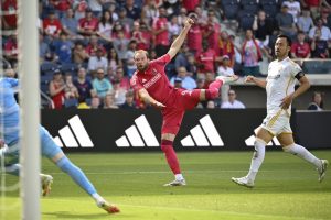 Joao Klauss publica Hat Trick, como Metropolis de St. Louis, Método Galaxy