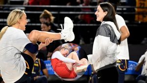 “Hermano, honesto?” – Caitlin Clark se burla de Sophie Cunningham después de que Wild Sport Snap lo revela en la cancha