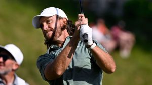 Campeonato de vacacionales: Tommy Fleetwood disfruta de una fantástica tercera ronda para liderar por tres mientras Scottie Scheffler deja caer la clasificación