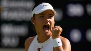 Wimbledon: Emma Raducanu gana cuando siete británicos alcanzan la segunda ronda en el día antiguo en All England Club
