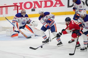 Informe: D Evan Bouchard firma a cuatro años de AceLers