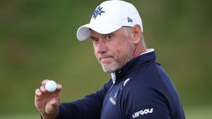La clasificación final abierta: Lee Westwood califica para Royal Portrush como Ian y Luke Poulter Circulation Over Out Out Out Out Out Out