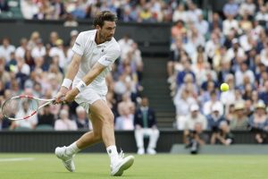 No. 2 La semilla Carlos Alcaraz se alivia al tercer esférico en Wimbledon