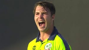 CURTIS CAMPHER: Irlanda jugador de cricket primer hombre en apoderarse de 5 wickets en 5 bolas