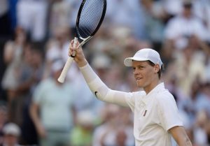 Jannik Sinner Downs Carlos Alcaraz para impresionar a First Wimbledon Procure