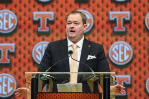 Tennessee parece ser como delantero, perdona el QB perdido en Portal