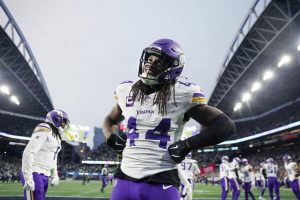 Vikings S Josh Metellus acepta la extensión de varios años