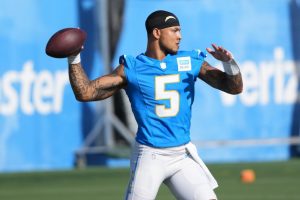 Chargers QB Trey Lance para originar el Juego del Salón de la Stands Vs. Lions