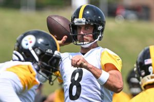 Aaron Rodgers vence a Mike Tomlin Critics