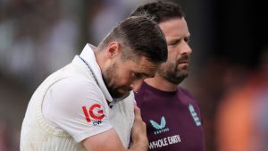 Inglaterra vs India: ¿Debería permitirse sustituciones de angustia serena en el cricket después de que Chris Woakes sufre la consternación del hombro en el día sin duda una de la quinta prueba?