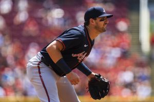 Bravos 3B Austin Riley sale del deporte con disminución del esfuerzo abdominal