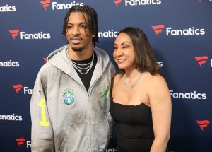“Ella desea un hobby” – El analista de la NFL se burla de la madre de Jayden Daniels, Regina, mientras interrumpe la entrevista de los comandantes de QB para obtener destacado