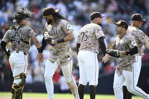 Padres Búsqueda para asignar quemaduras en el primer partido contra Diamondbacks