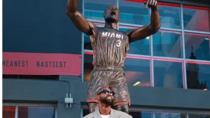 Las 10 peores estatuas de deportistas, de Cristiano Ronaldo a Dwyane Wade | Carrying News Spain