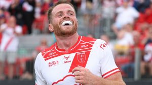 Liga encantadora: Joe Burgess Hat-Trick ayuda a Hull KR a ganar 36-6 ganancias sobre Castleford Tigers mientras Huddersfield Giants venció a Catalans Dragons