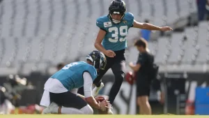 La reacción de Cam Minute después de su inédito gol de campo en el duelo de Jacksonville Jaguars contra Pittsburgh Steelers | Carrying Data Spain