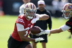 Isaac Guerendo Fantasy Outlook 2025: Proyección de ganancias, estadísticas y ADP para 49ers RB