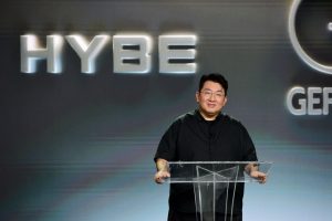 Según los informes, Bang Si-Hyuk de Hybe invitó a respaldar la ceremonia de nombramiento del presidente Lee Jae-Myung en medio de la investigación en curso de fraude de OPI