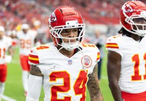 Deadspin | Reseñas: Chiefs alternan WR Skyy Moore a 49ers