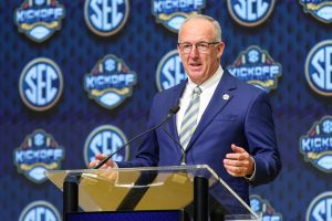 Deadspin | Sec para introducir el escritorio de tiempo de fútbol de 9 deportes en 2026
