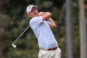 Deadspin | Russell Henley publica 61 para el campeonato de Tour E-Book en medio de estipulaciones fáciles