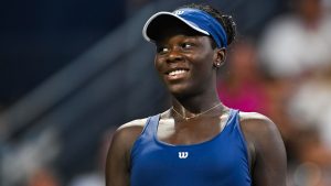 Originate en Estados Unidos: una persona adolescente conocida Victoria Mboko con el objetivo de frase en los pasos de Emma Raducanu al ganar el título
