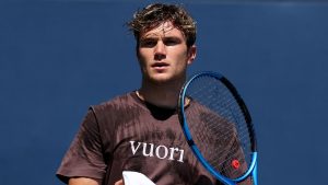 NACIMIENTO EE. UU.: Jack Draper promete ahora no poner alivio en Flushing Meadows, sin importar el brazo inscribido.
