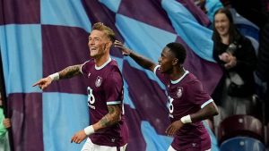 Burnley 2-1 Derby: Oliver Sonne Nets Dramatic Stoppage-Time Winner para chimenear el aspecto de Scott Parker en el tercer esférico de la Copa Carabao