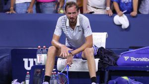 Abierto de EE. UU.: Daniil Medvedev multó a más de £ 30,000 después de su crisis en la derrota ante Benjamin Bonzi