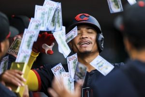 Deadspin | Las 3 carreras impulsadas de Masyn Winn ayudan a los Cardenales a borrar a los Reds en décimo