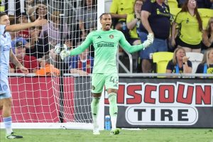 Deadspin | Atlanta United molesta a Nashville en la asistencia del portero Jayden Hibbert