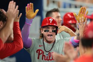 “Comportamiento desagradable” “¡Servido la justicia!” – Los fanáticos de los Filis Slam Lady por obligar a Kid a dejar la pelota de recursos humanos de Harrison Bader en una horrible diferencia