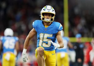 Deadspin | Justin Herbert arroja 3 touchdowns como Chargers Edge Chiefs en Sao Paulo