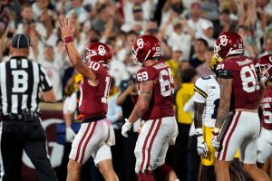Deadspin | John Mateer, No. 18 Oklahoma Retend No. 15 Michigan