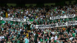 Celtic: lo que va defectuoso en los campeones de la Premier League escocés en medio de la frustración de transferencia, los disturbios de los fanáticos, la observación del club y el extra