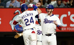 Deadspin | Michael Helman golpea a Homer, le roba uno más a los cerveceros anteriores de Rob Rangers