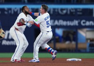 Deadspin | Rally de Blue Jays, pasee los Astros en 10