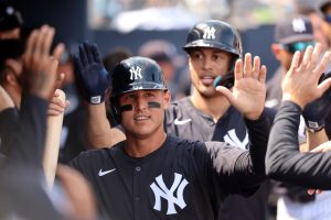 Giancarlo Stanton envía un sincero mensaje de 4 notas cuando Anthony Rizzo publicita la jubilación después de 14 temporadas de MLB