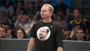 James Ellsworth hace una solicitud a WWE