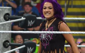 Bayley At Closing regresa a Raw después de 2 meses, sin embargo, hay un giro gigantesco