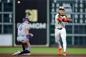 Deadspin | Yordan Álvarez sale temprano, sin embargo, los Astros duplicaron los Rangers